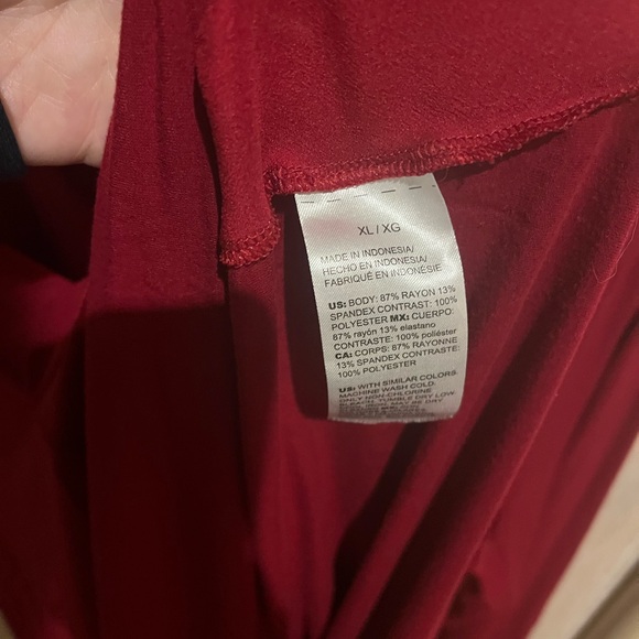 3/$30| 🌸 WHBM Woven Front Long Sleeve Tee - Picture 3 of 4